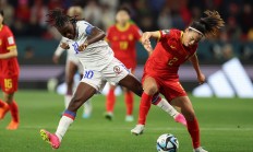 开云体育在线-英勇竞赛，女足选手们战斗到底的简单介绍