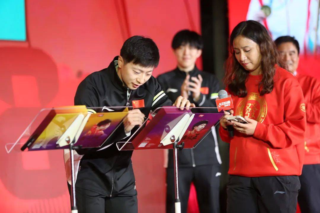 包含全球知名球员积极参与社会慈善活动的词条