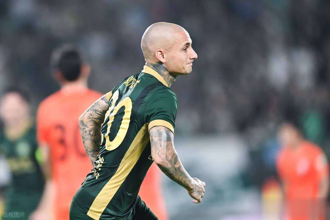 外援卓越表现，成为球队得分王的简单介绍