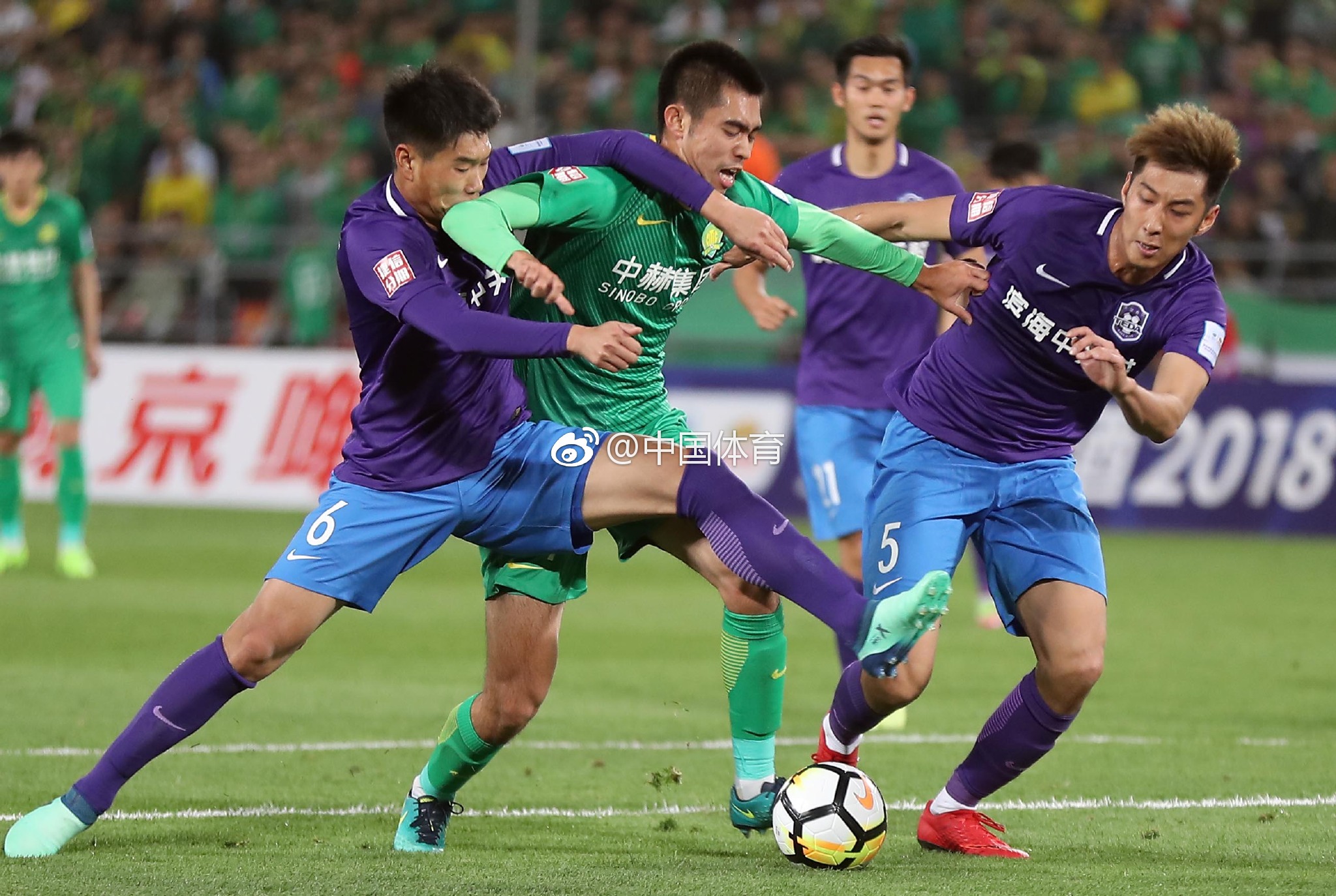 关于天津泰达战平北京国安，积分持平相互对垒的信息